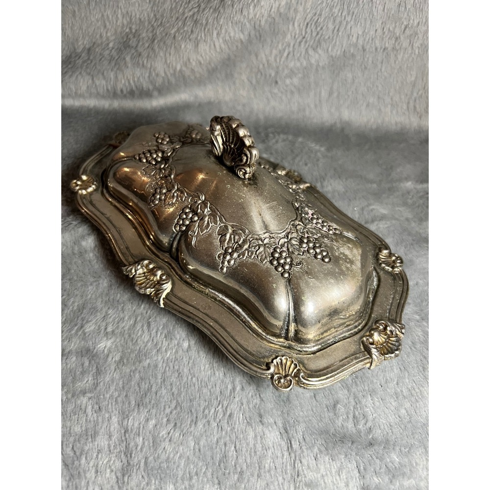 Vintage Silverplate Butter Dish Glass Insert Grape Shell Lid 9.5"‎ Estate Find